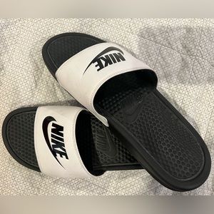 Nike Slides White/Black